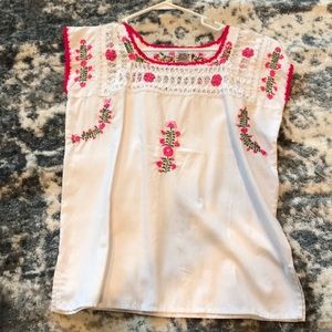 Cotton top, hand made and embroidered in Mexico